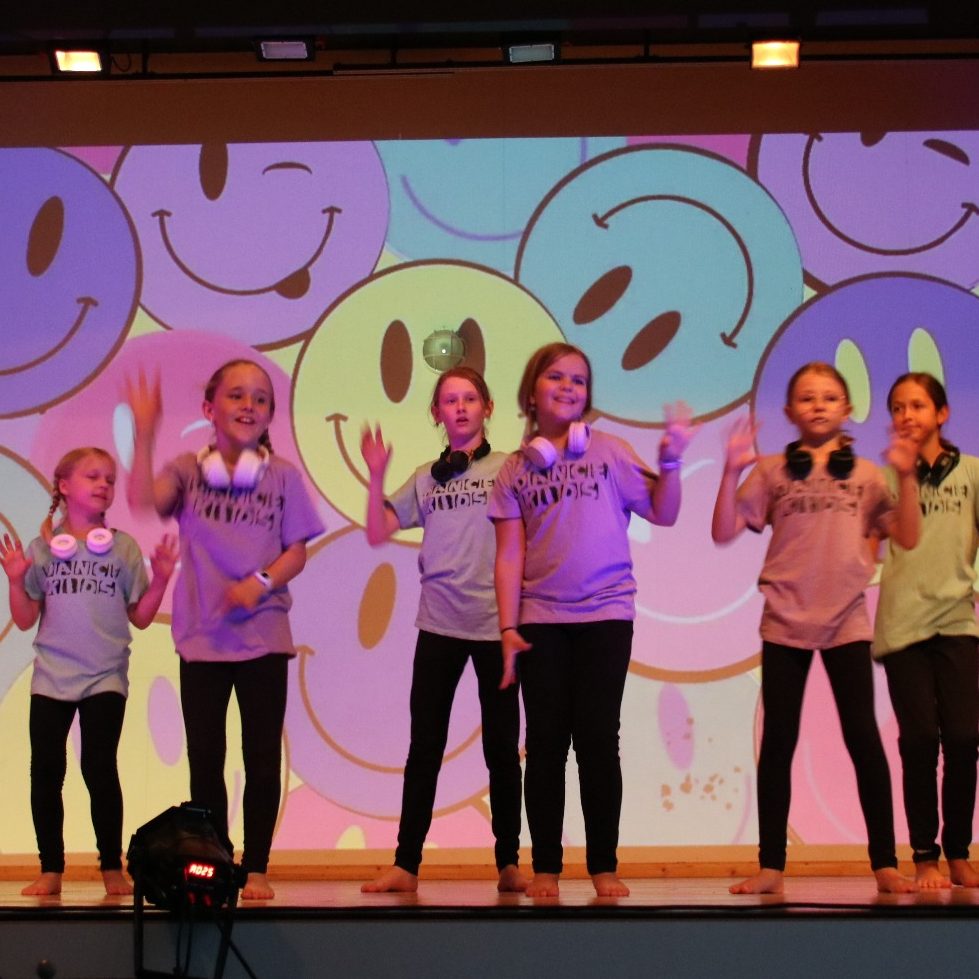 Kindertanzen ab der dritten Klasse Kindertanzen - Dancekids